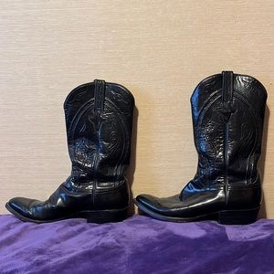 Lucchese men’s embroidered western boots